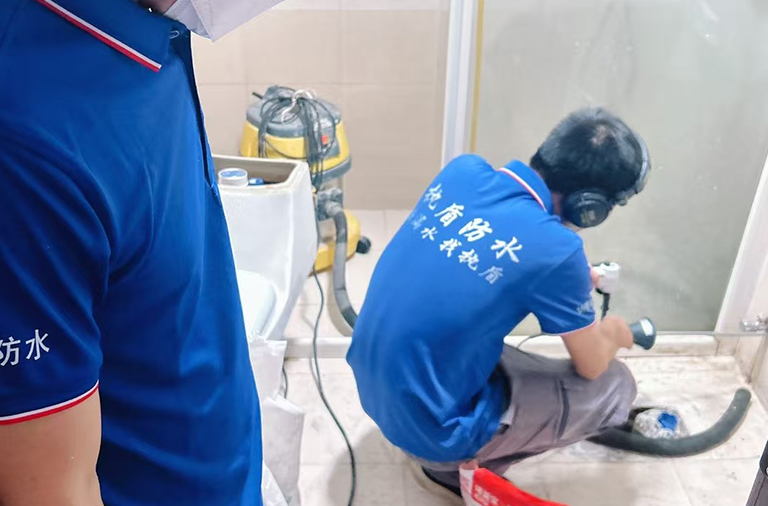 卫生间排水管维修