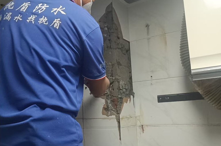 厨房主排水管维修